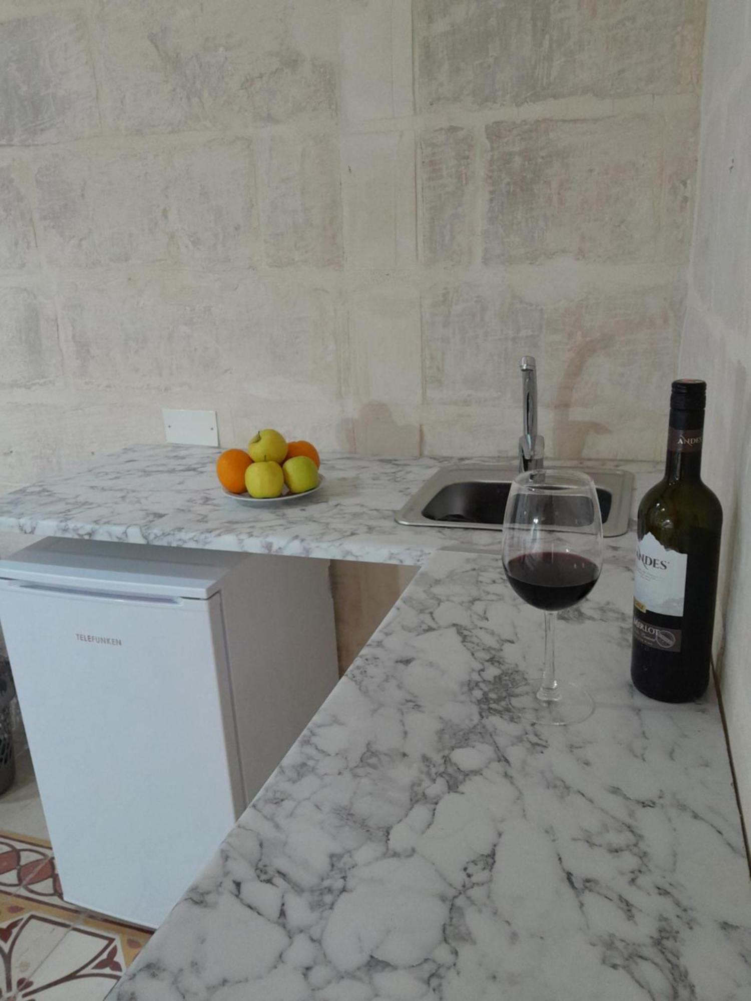 Limestone Suites Sliema Zewnętrze zdjęcie